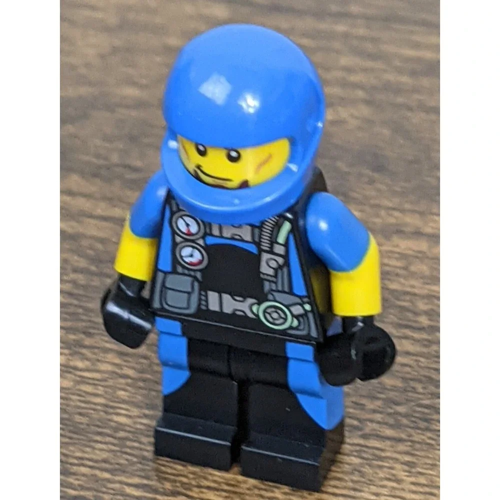 LEGO Minifigure Blue Race Car Driver – Racing Suit & Helmet – Dual Printed Torso